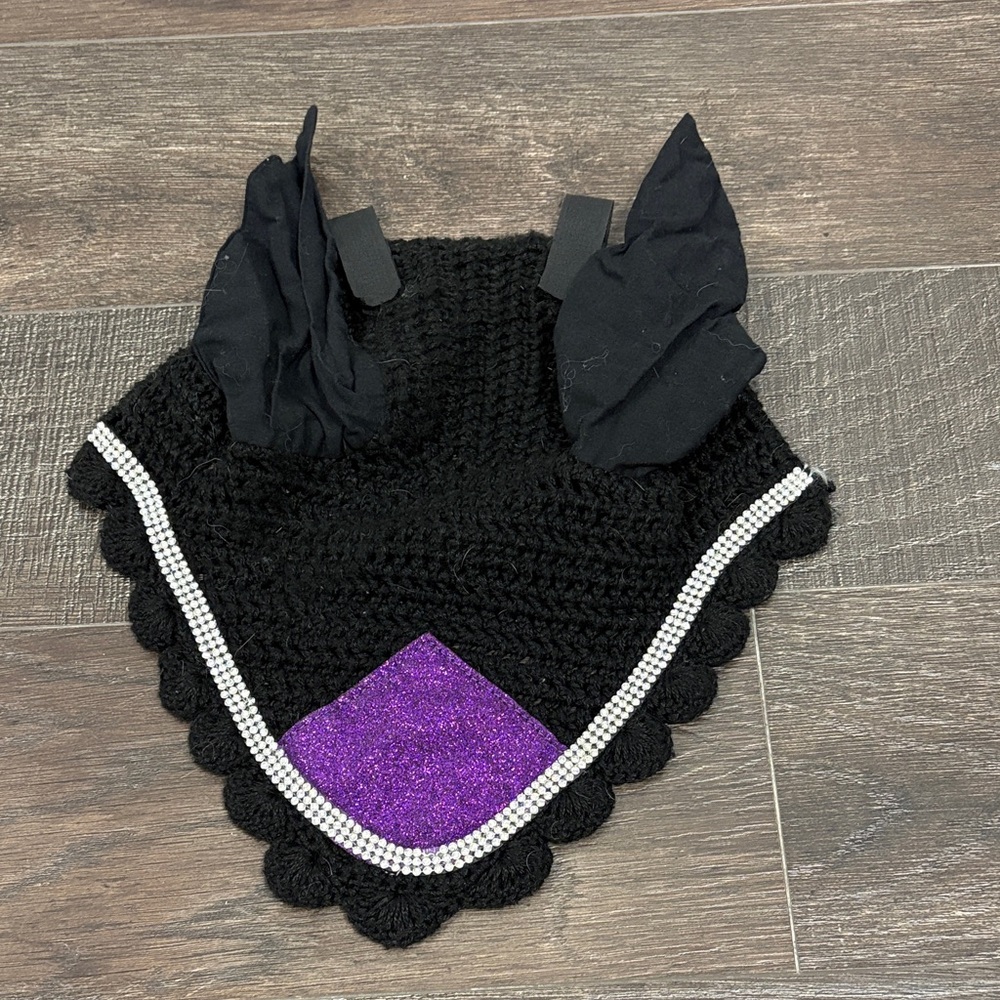 Full sized horse ear bonnet